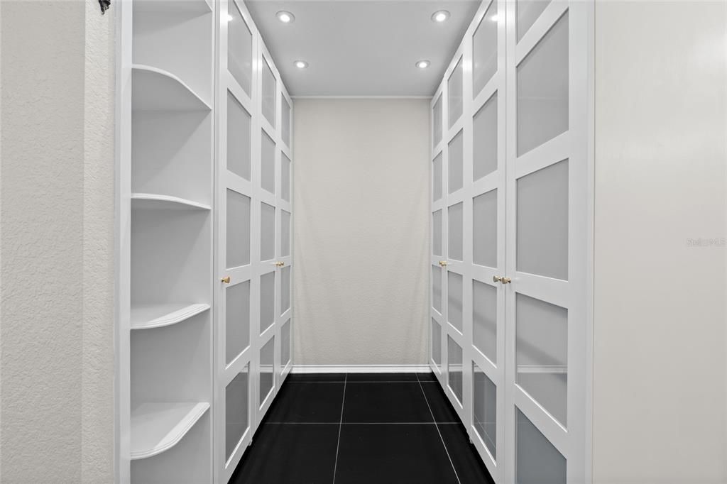 For Sale: $499,900 (3 beds, 3 baths, 2924 Square Feet)