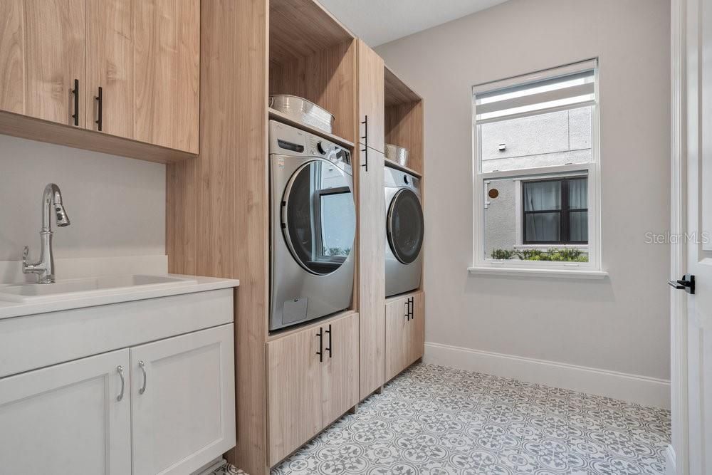 En Venta: $2,450,000 (5 camas, 4 baños, 4893 Pies cuadrados)