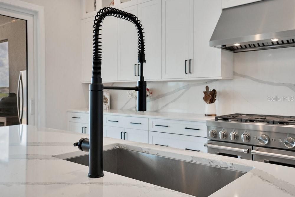 En Venta: $2,450,000 (5 camas, 4 baños, 4893 Pies cuadrados)