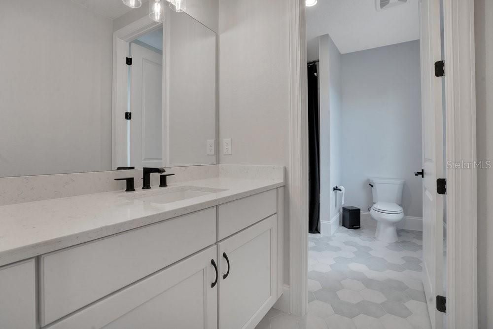 En Venta: $2,450,000 (5 camas, 4 baños, 4893 Pies cuadrados)