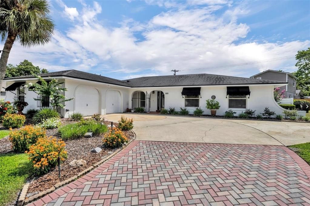 Recently Sold: $849,000 (4 beds, 2 baths, 2382 Square Feet)