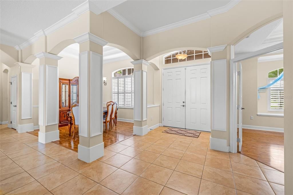 Под контрактом: $749,900 (4 спален, 3 ванн, 3471 Квадратных фут)