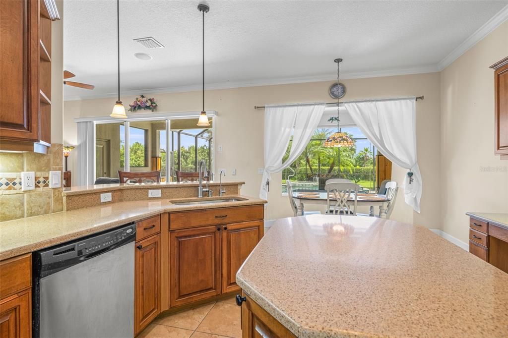 Под контрактом: $749,900 (4 спален, 3 ванн, 3471 Квадратных фут)