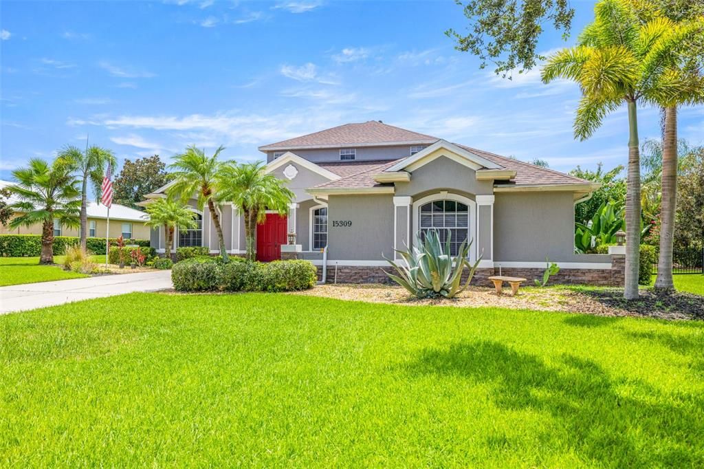 Под контрактом: $749,900 (4 спален, 3 ванн, 3471 Квадратных фут)