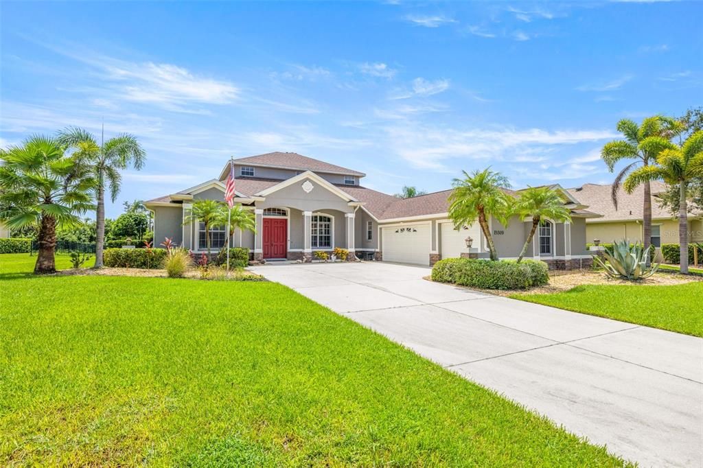 Под контрактом: $749,900 (4 спален, 3 ванн, 3471 Квадратных фут)