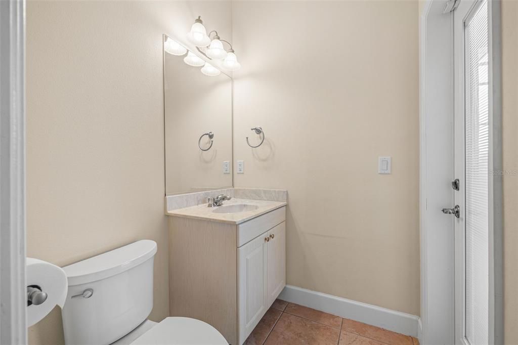 Под контрактом: $749,900 (4 спален, 3 ванн, 3471 Квадратных фут)