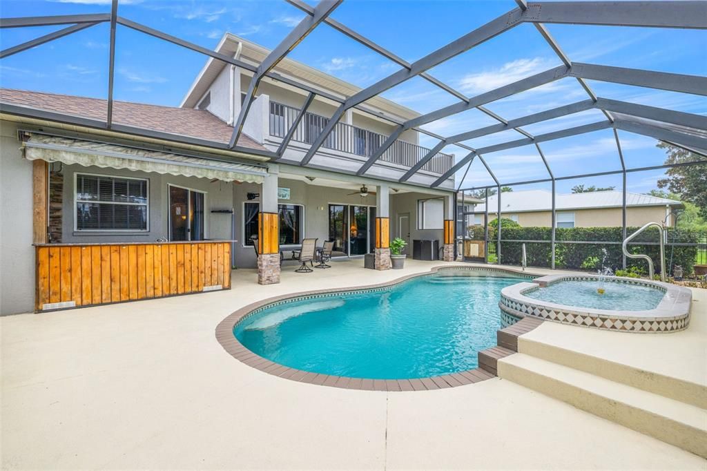 Под контрактом: $749,900 (4 спален, 3 ванн, 3471 Квадратных фут)