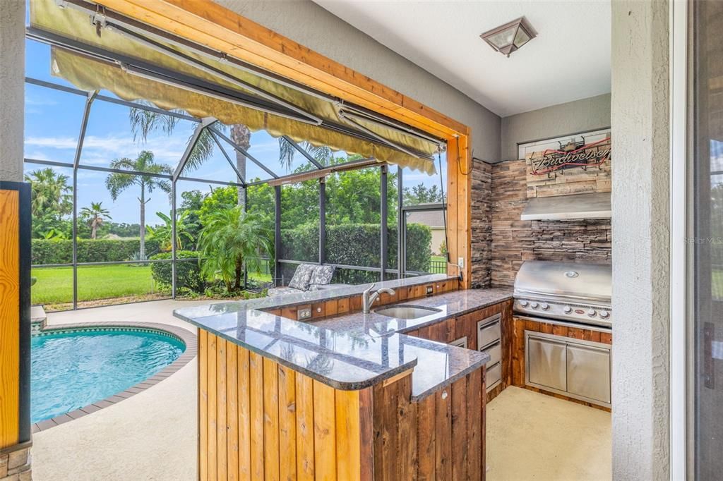 Под контрактом: $749,900 (4 спален, 3 ванн, 3471 Квадратных фут)