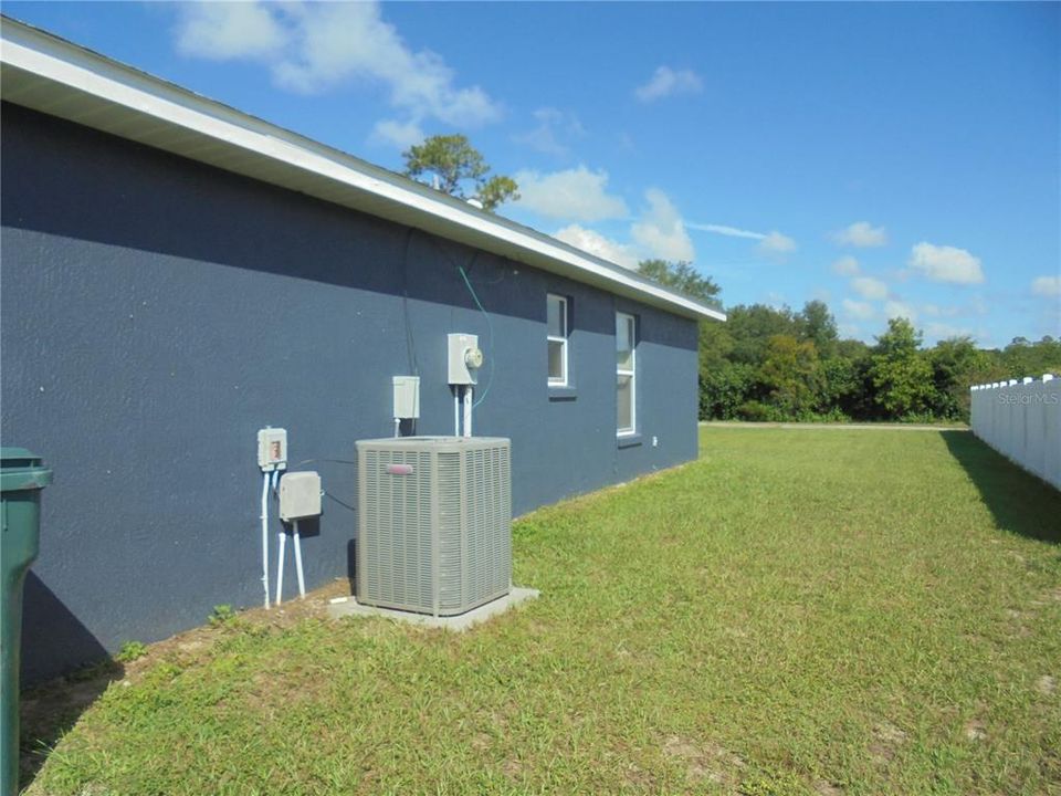 待售: $299,900 (3 贝兹, 2 浴室, 1611 平方英尺)