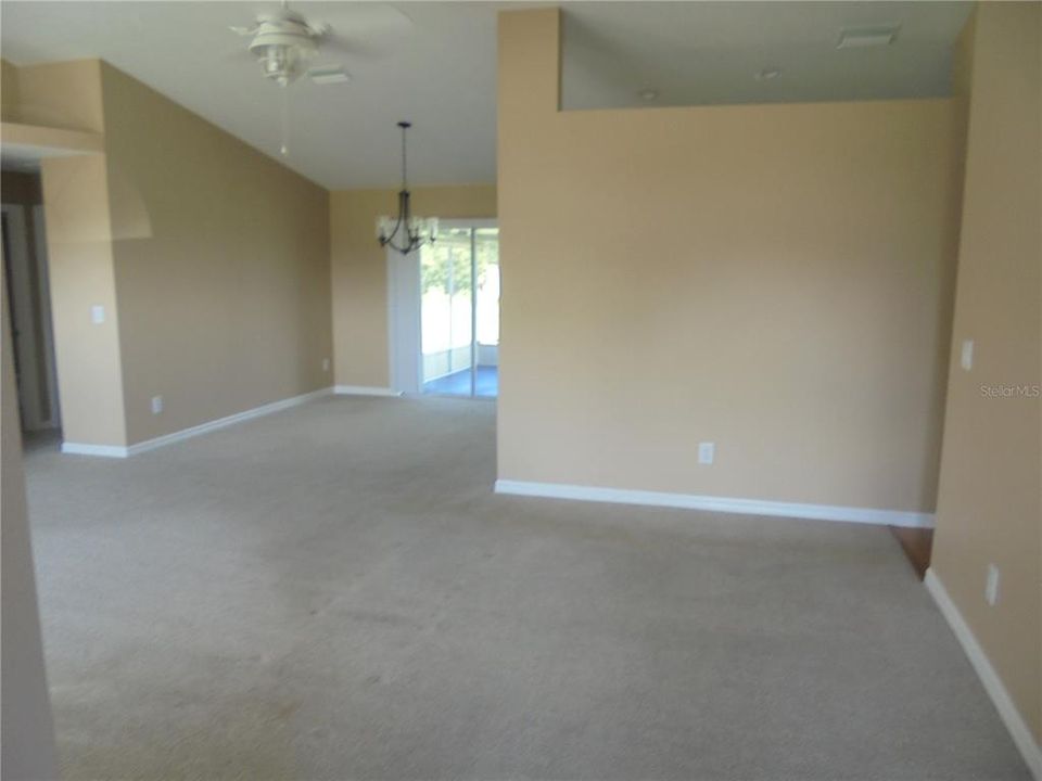 待售: $299,900 (3 贝兹, 2 浴室, 1611 平方英尺)