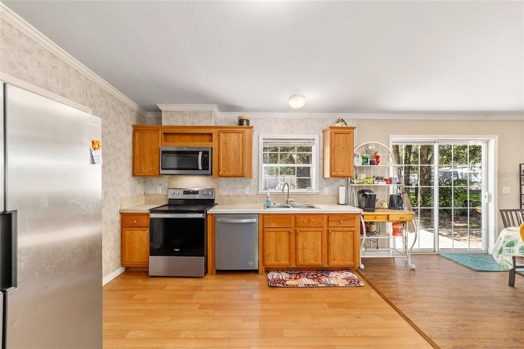 Active With Contract: $209,000 (3 beds, 2 baths, 1800 Square Feet)