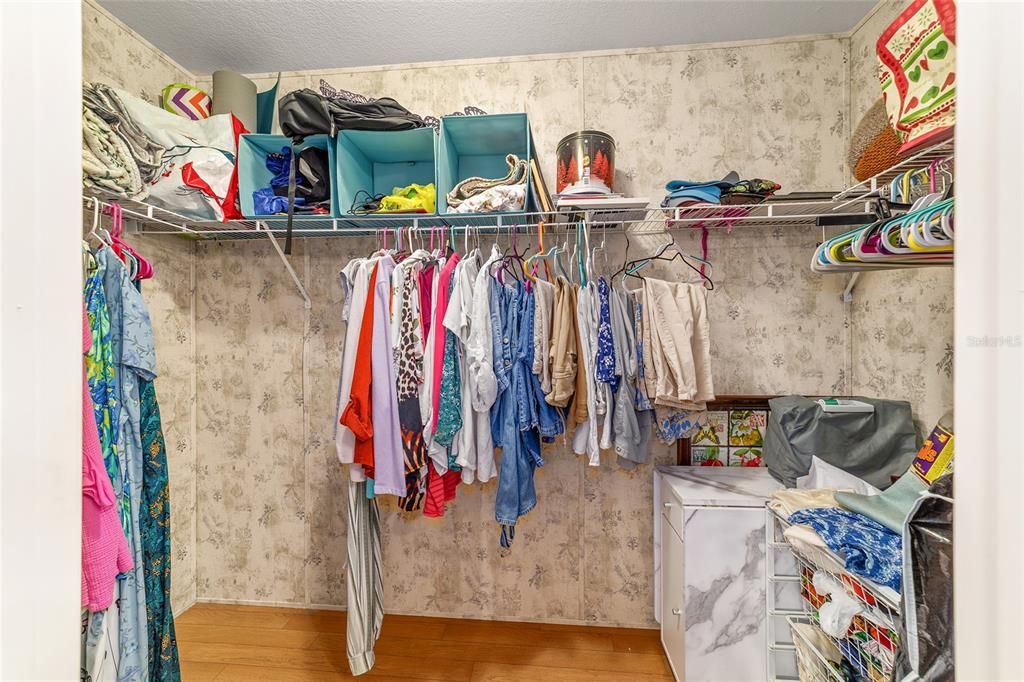 Active With Contract: $209,000 (3 beds, 2 baths, 1800 Square Feet)