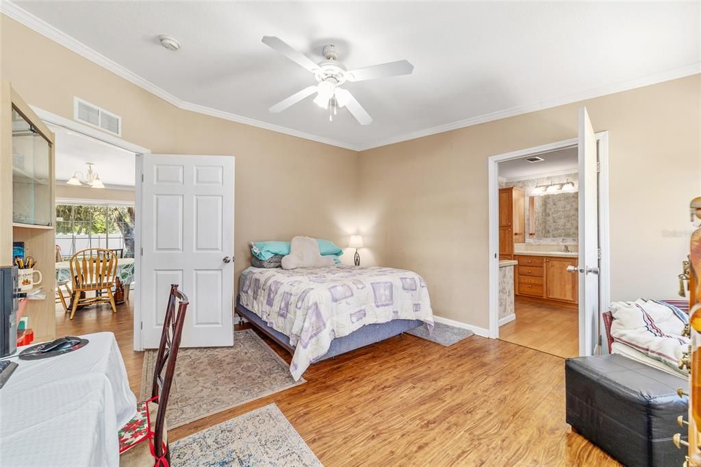 Active With Contract: $209,000 (3 beds, 2 baths, 1800 Square Feet)