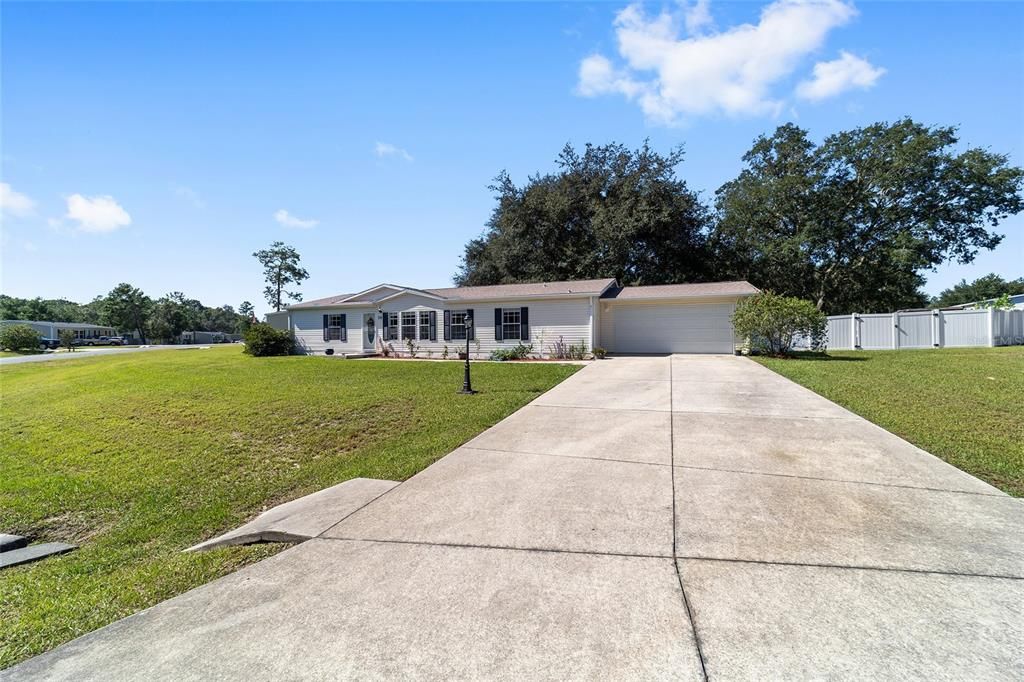 Active With Contract: $209,000 (3 beds, 2 baths, 1800 Square Feet)