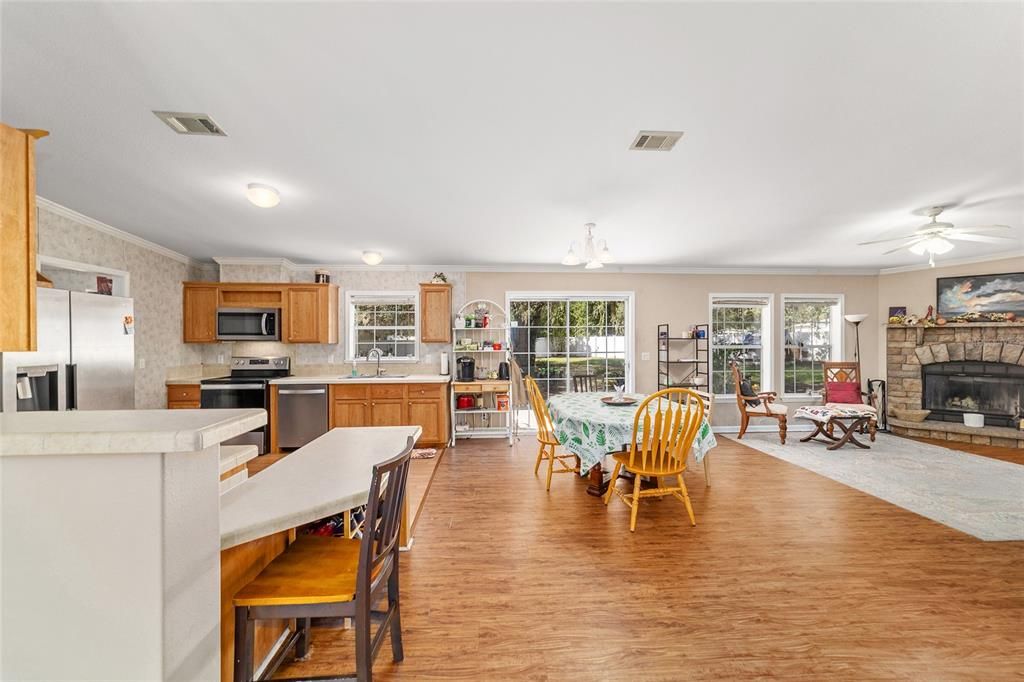 Active With Contract: $209,000 (3 beds, 2 baths, 1800 Square Feet)