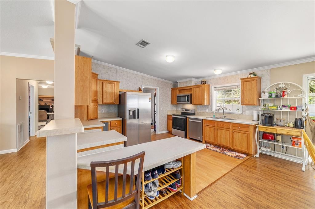 Active With Contract: $209,000 (3 beds, 2 baths, 1800 Square Feet)