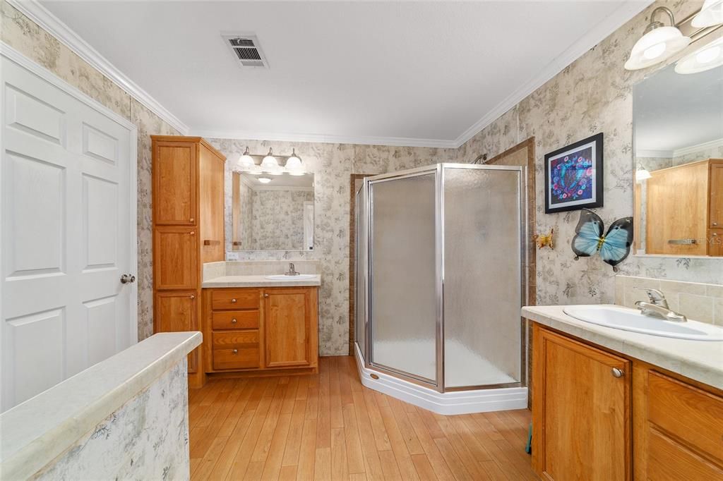 Active With Contract: $209,000 (3 beds, 2 baths, 1800 Square Feet)