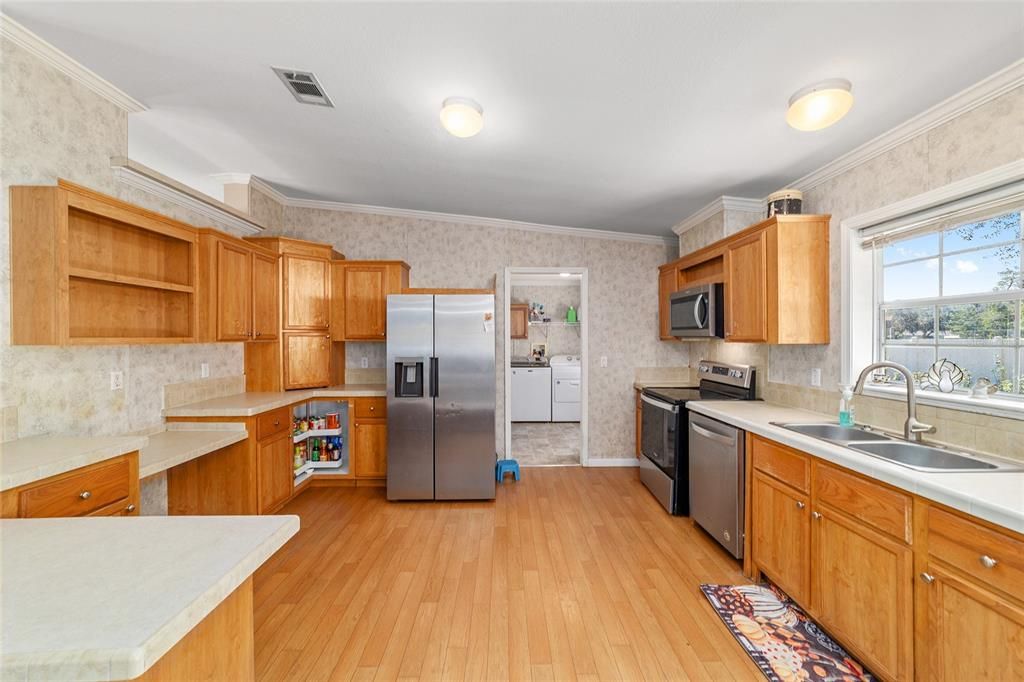 Active With Contract: $209,000 (3 beds, 2 baths, 1800 Square Feet)