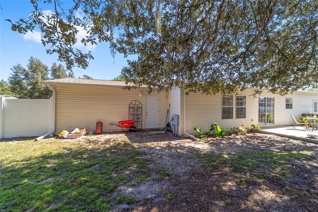 Active With Contract: $209,000 (3 beds, 2 baths, 1800 Square Feet)