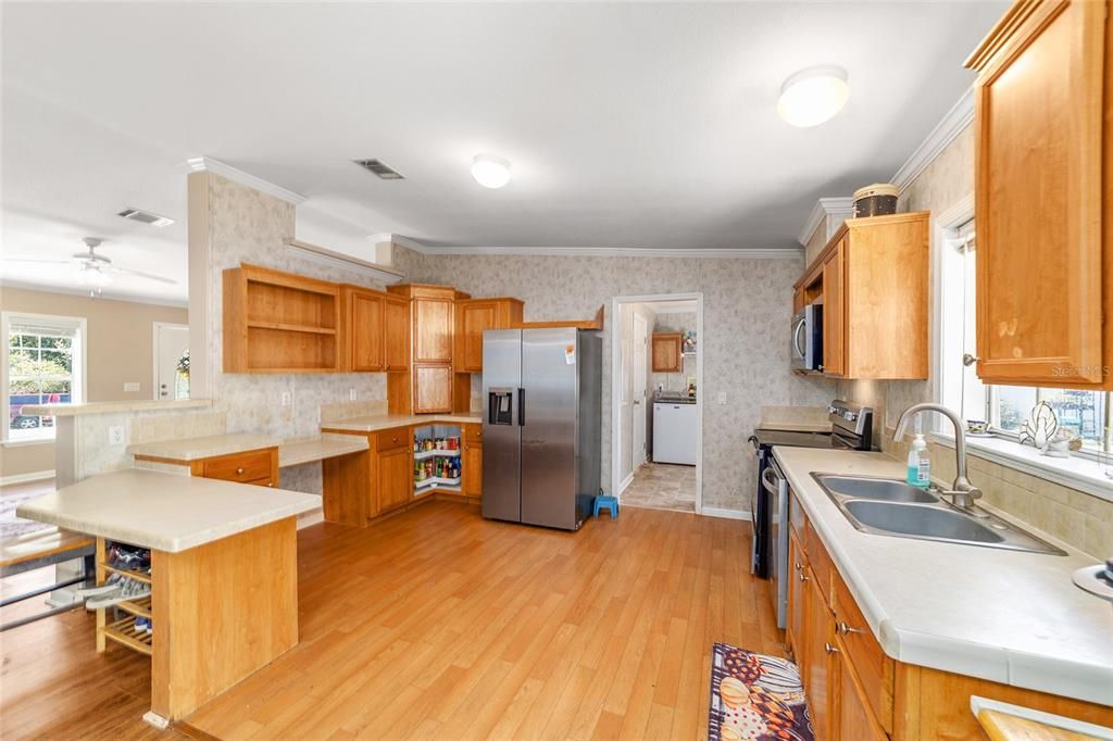 Active With Contract: $209,000 (3 beds, 2 baths, 1800 Square Feet)