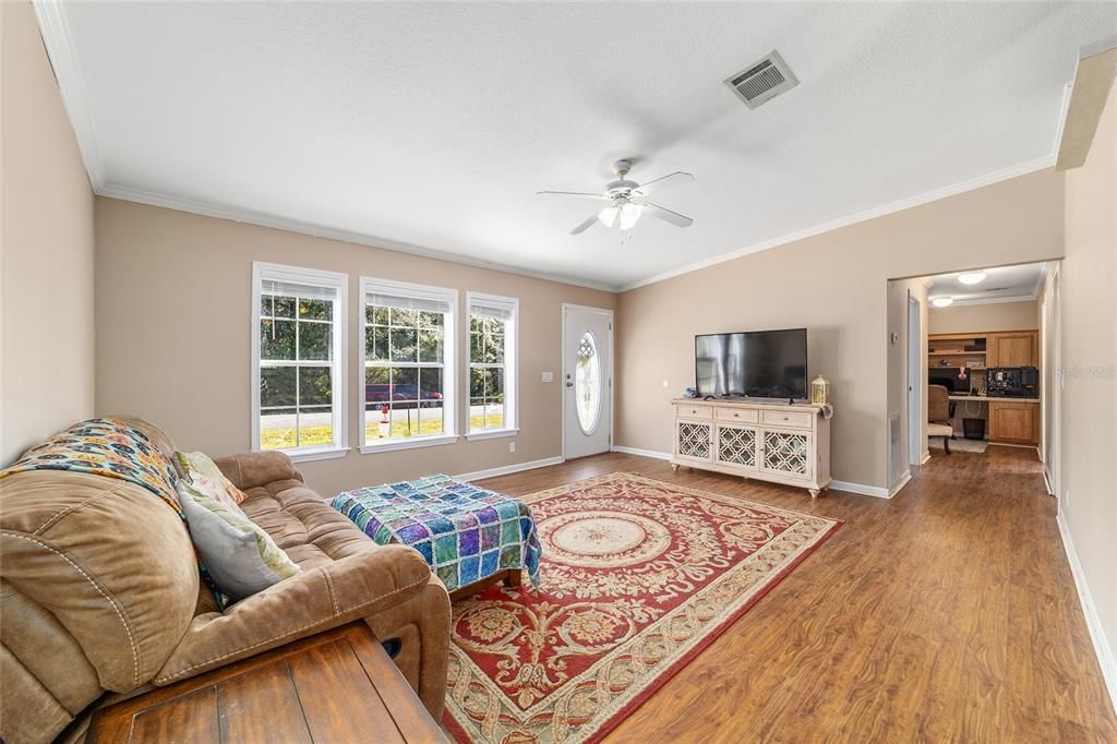 Active With Contract: $209,000 (3 beds, 2 baths, 1800 Square Feet)