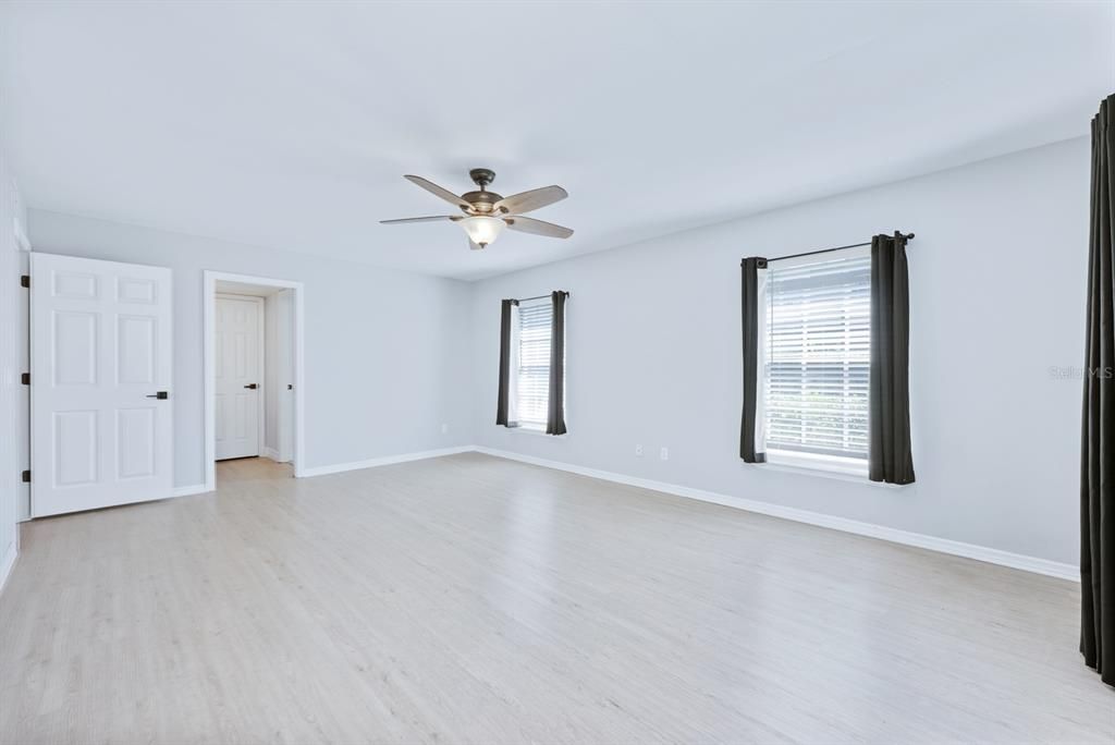 待售: $599,000 (4 贝兹, 4 浴室, 2738 平方英尺)