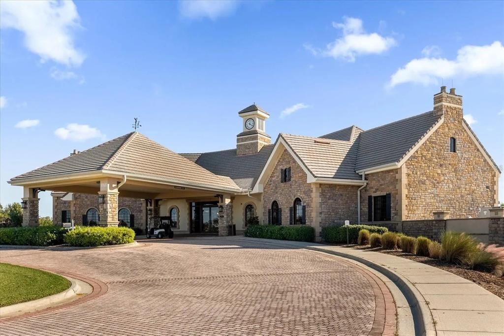 Active With Contract: $399,000 (3 beds, 2 baths, 1779 Square Feet)