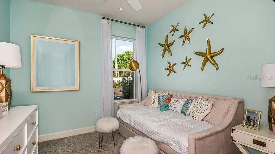 合同活跃: $584,474 (3 贝兹, 2 浴室, 2055 平方英尺)