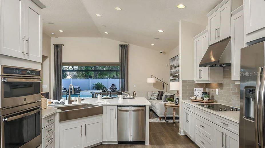 合同活跃: $584,474 (3 贝兹, 2 浴室, 2055 平方英尺)