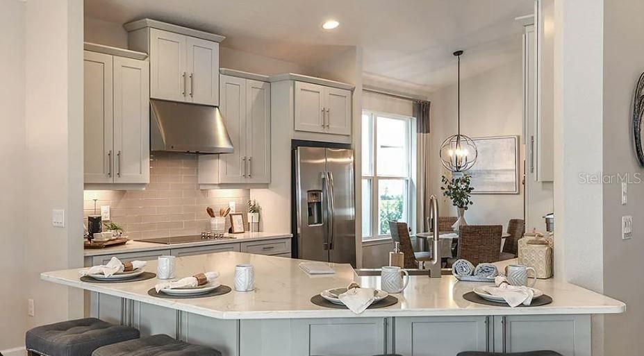 合同活跃: $584,474 (3 贝兹, 2 浴室, 2055 平方英尺)