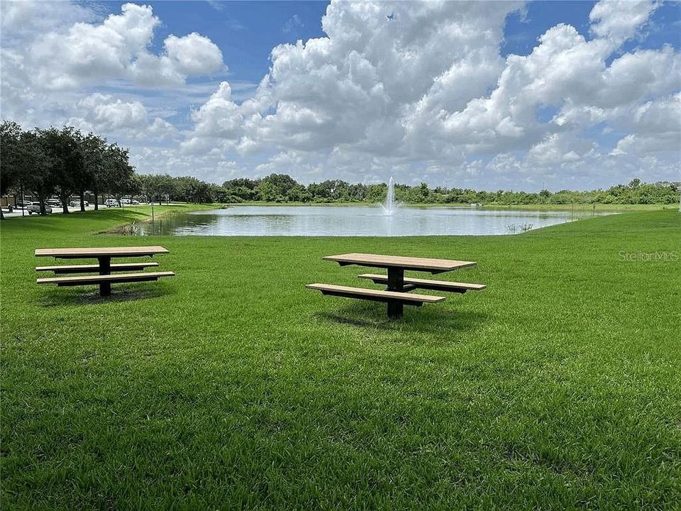 Activo con contrato: $289,000 (2 camas, 2 baños, 1216 Pies cuadrados)