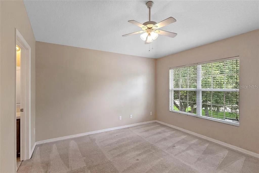 Activo con contrato: $289,000 (2 camas, 2 baños, 1216 Pies cuadrados)