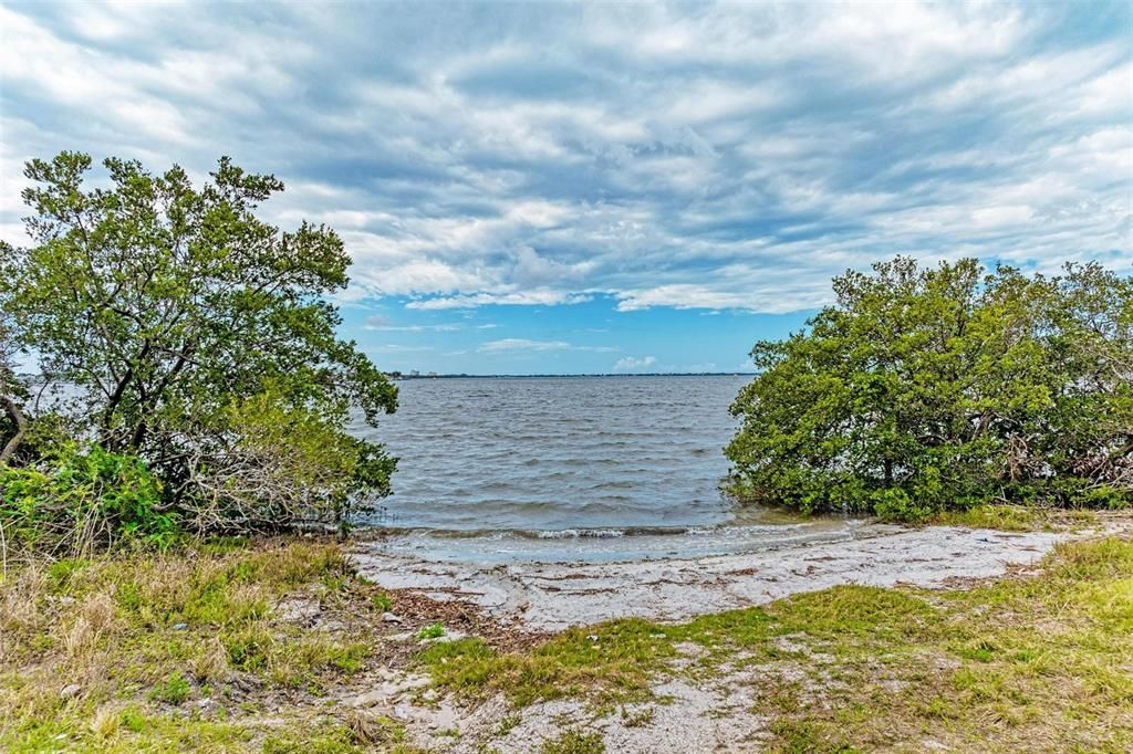 En Venta: $275,000 (0.28 acres)