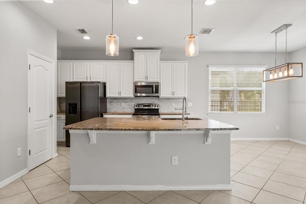 En Renta: $4,500 (6 camas, 5 baños, 3389 Pies cuadrados)