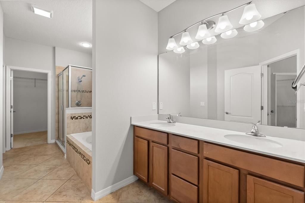 En Renta: $4,500 (6 camas, 5 baños, 3389 Pies cuadrados)