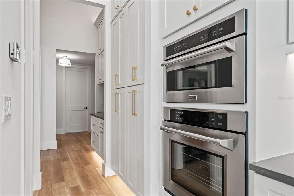 For Sale: $1,200,000 (5 beds, 3 baths, 4507 Square Feet)