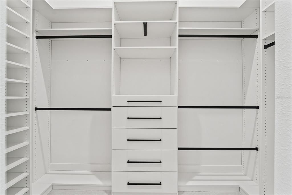 For Sale: $1,200,000 (5 beds, 3 baths, 4507 Square Feet)