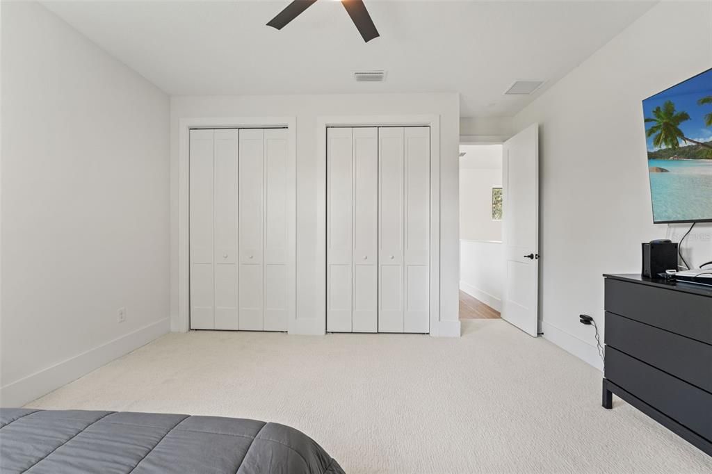 For Sale: $1,200,000 (5 beds, 3 baths, 4507 Square Feet)