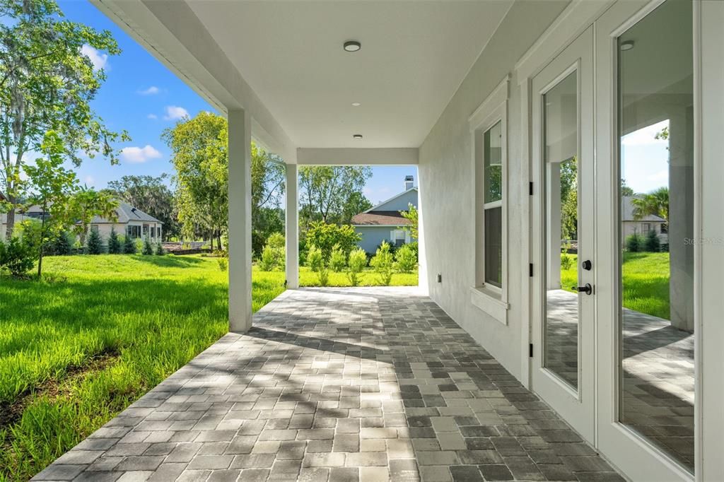 For Sale: $1,200,000 (5 beds, 3 baths, 4507 Square Feet)