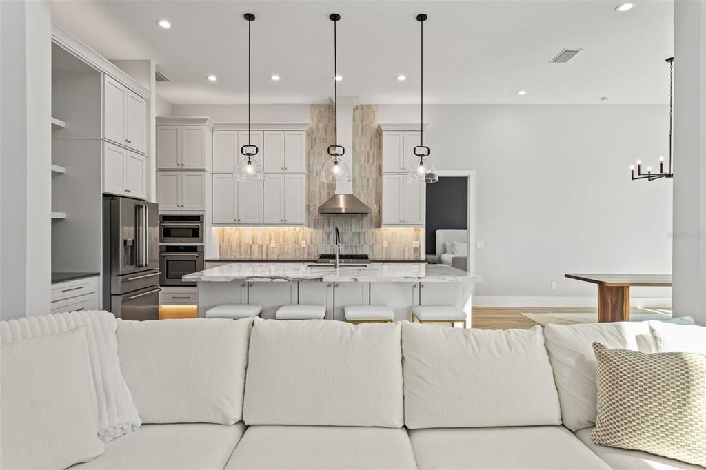 For Sale: $1,200,000 (5 beds, 3 baths, 4507 Square Feet)