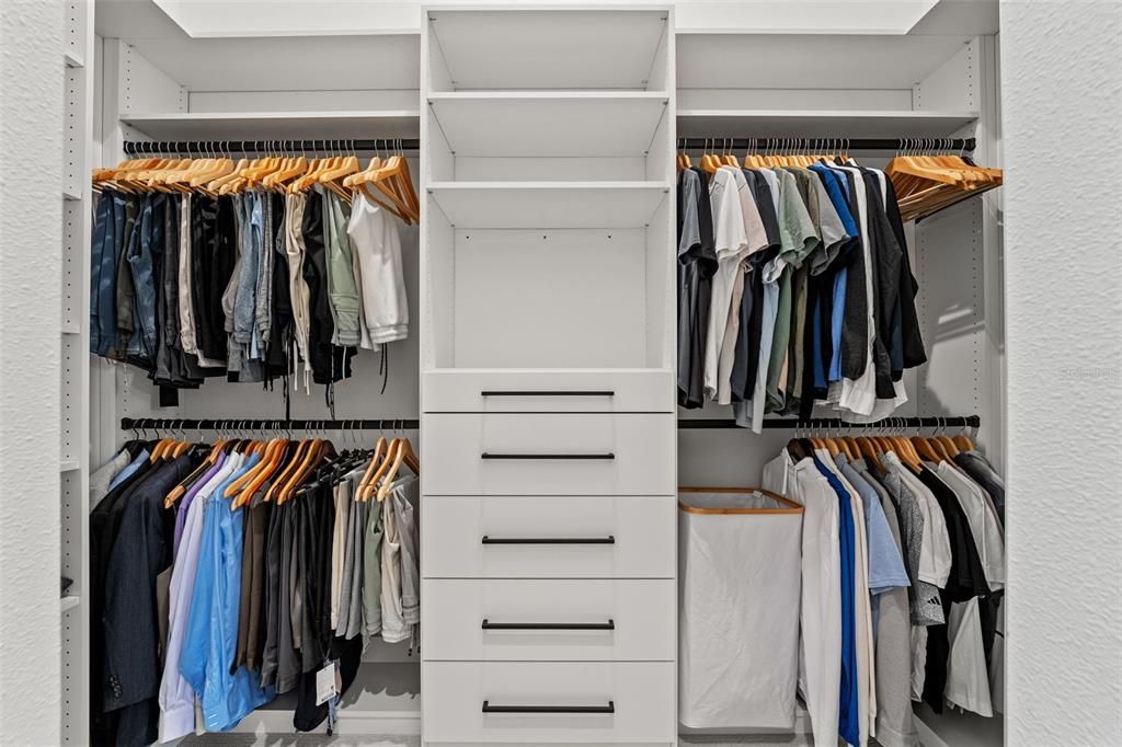 For Sale: $1,200,000 (5 beds, 3 baths, 4507 Square Feet)