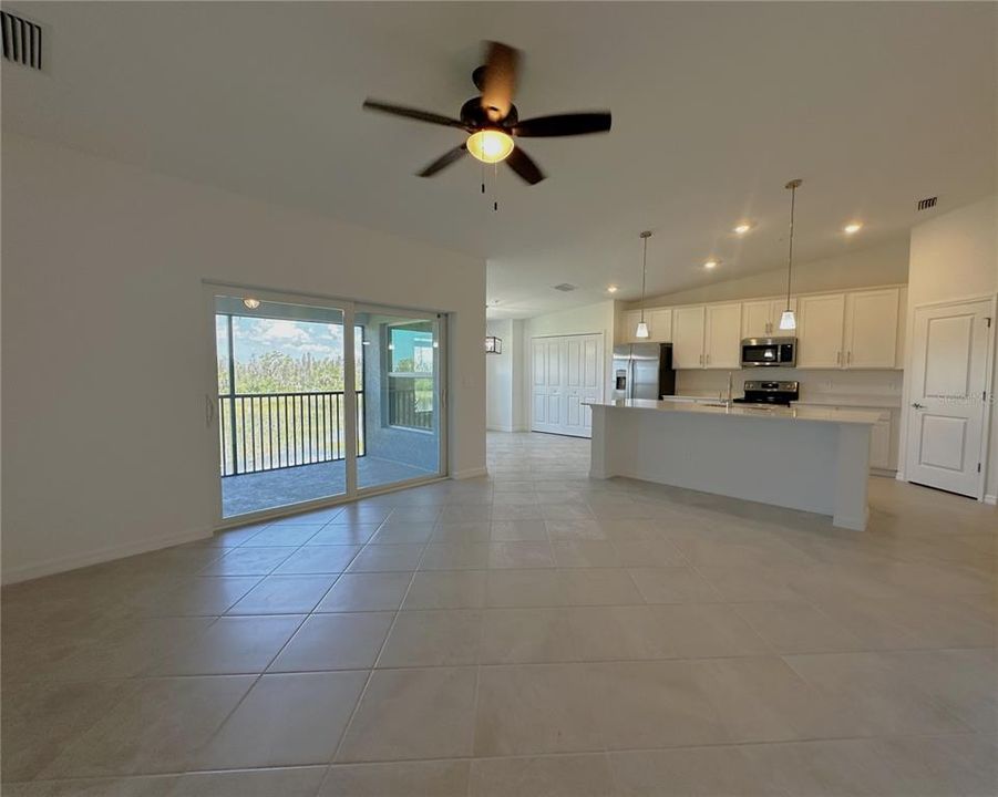 В аренду: $1,999 (2 спален, 2 ванн, 1366 Квадратных фут)