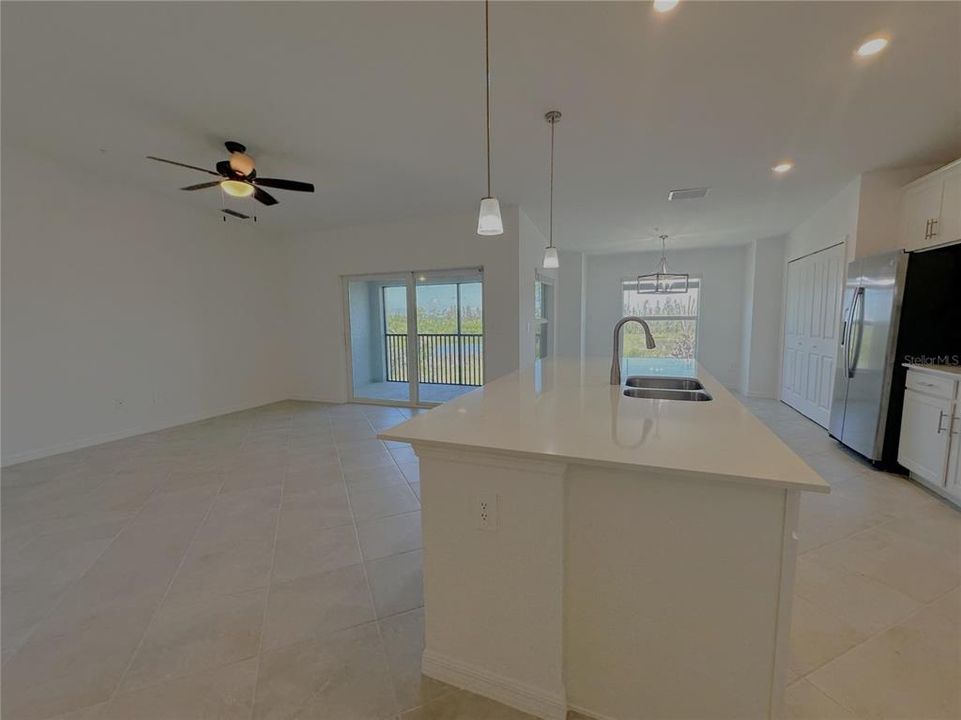 В аренду: $1,999 (2 спален, 2 ванн, 1366 Квадратных фут)