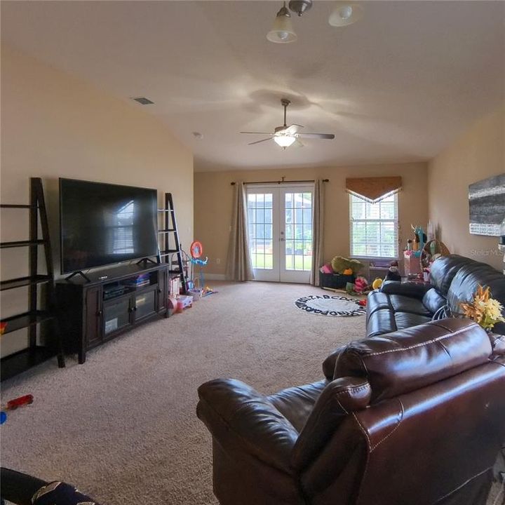 На продажу: $350,900 (3 спален, 2 ванн, 1982 Квадратных фут)