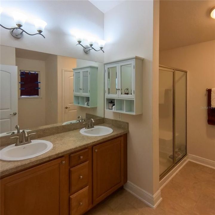 На продажу: $350,900 (3 спален, 2 ванн, 1982 Квадратных фут)