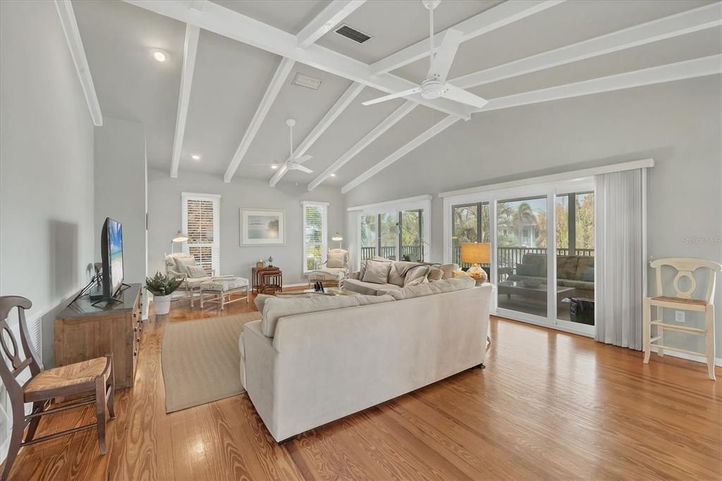 出租: $5,500 (3 贝兹, 2 浴室, 1817 平方英尺)