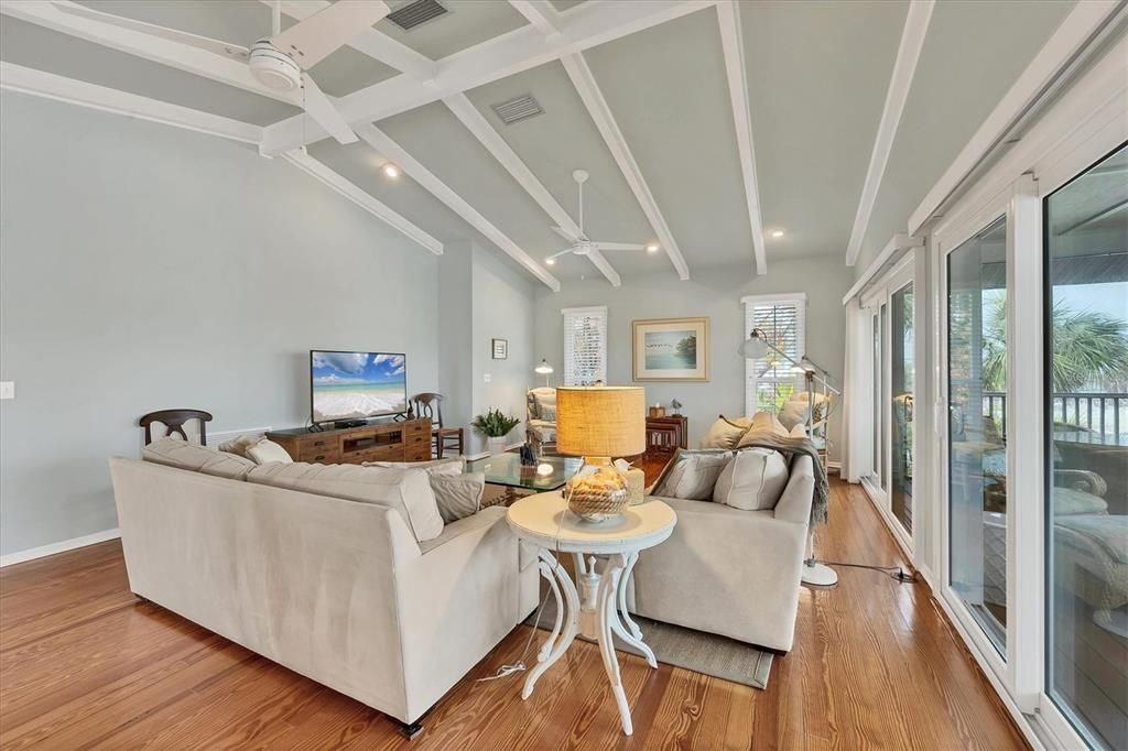 出租: $5,500 (3 贝兹, 2 浴室, 1817 平方英尺)