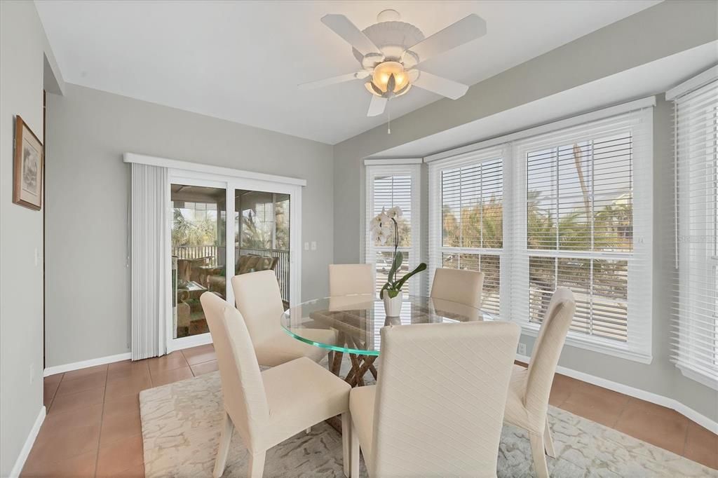 出租: $5,500 (3 贝兹, 2 浴室, 1817 平方英尺)