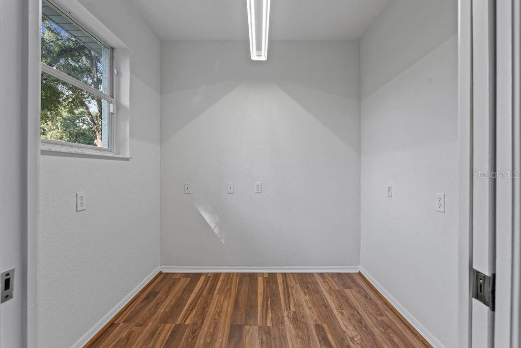 Activo con contrato: $314,000 (3 camas, 2 baños, 2027 Pies cuadrados)