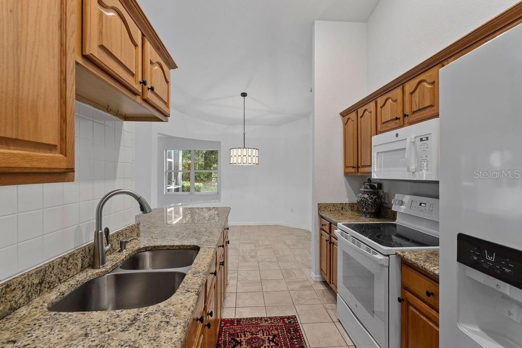 Activo con contrato: $314,000 (3 camas, 2 baños, 2027 Pies cuadrados)